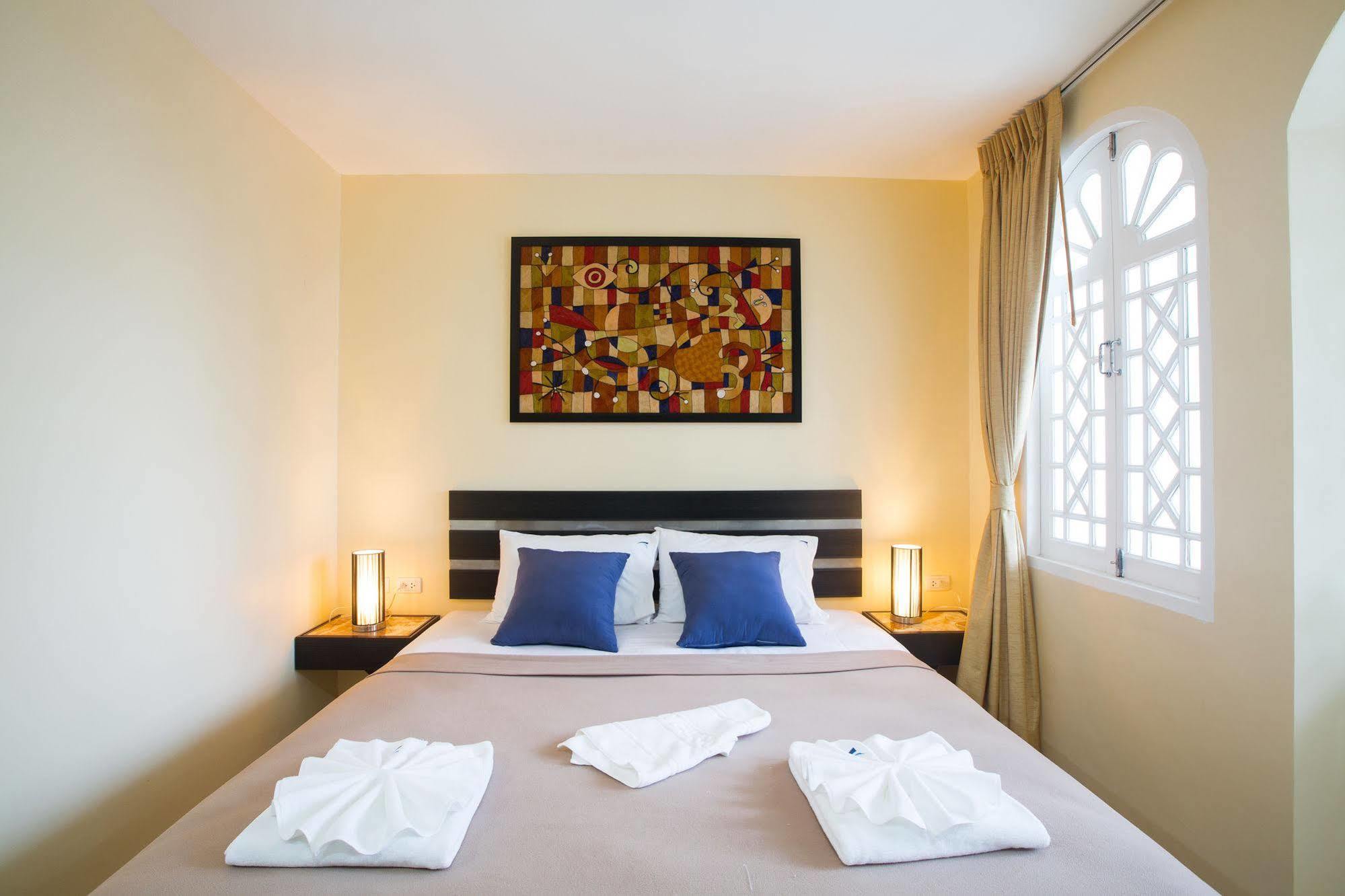 Patong Marina Hotel By Lofty Eksteriør bilde